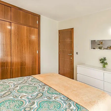 公寓 En Alcala, Con Aparcamento, Con Aircondicionador *